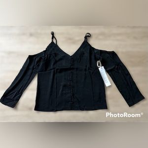 Urban Outfitters Lumiere Long Sleeves Cold Shoulder Black Top size Medium. NWT
